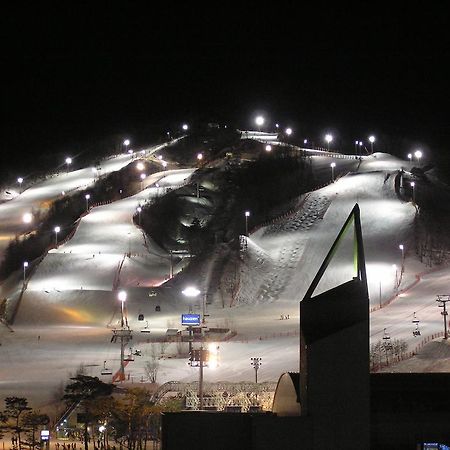 平昌Bench House别墅 外观 照片